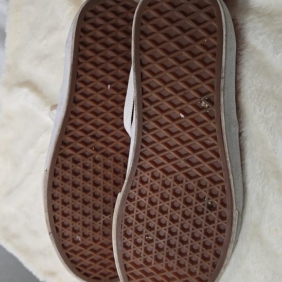 Vans Red Low Top Shoes Size 9.5, Excellent condition - Picture 5 of 6